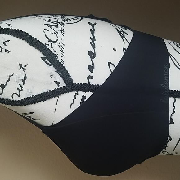 LULULEMON 34 C NWOT  Lululemon Take Shape Bra Black - Picture 11 of 16